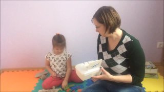 Míra is playing Feed the monster